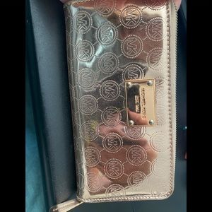 Michael kors wallet